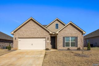 121 Heritage Lakes Boulevard, New Market, AL 35761