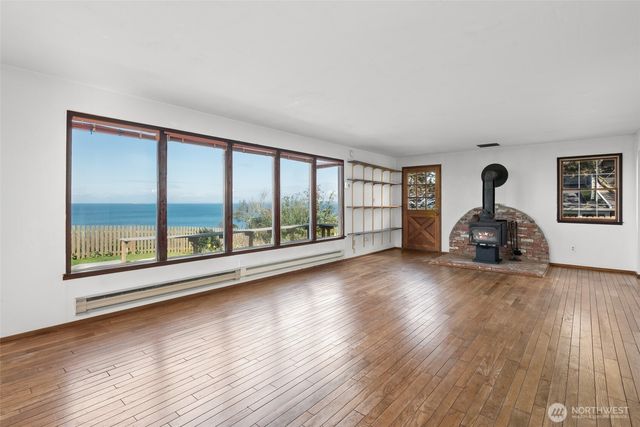 1369 Chatham Lane, Oak Harbor, WA 98277