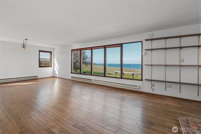 1369 Chatham Lane, Oak Harbor, WA 98277