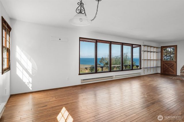 1369 Chatham Lane, Oak Harbor, WA 98277