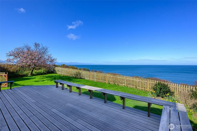 1369 Chatham Lane, Oak Harbor, WA 98277