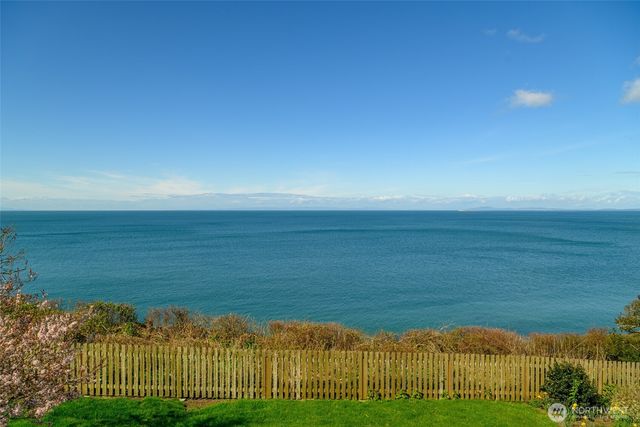 1369 Chatham Lane, Oak Harbor, WA 98277