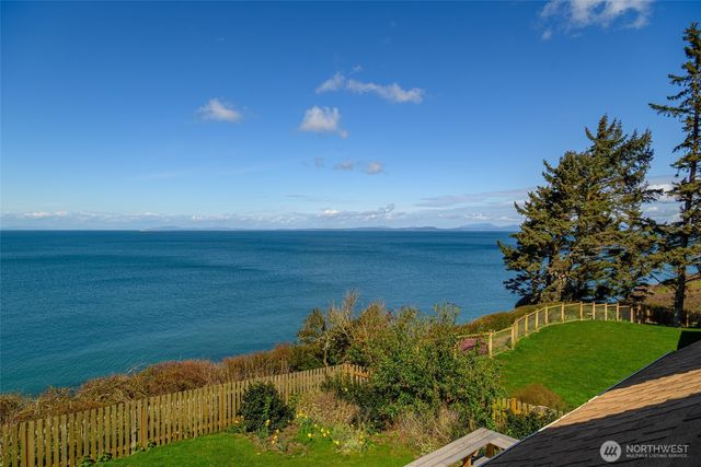 1369 Chatham Lane, Oak Harbor, WA 98277