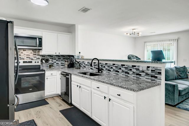 5356 Creekview Way, Morrow, GA 30260