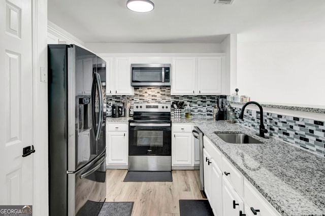 5356 Creekview Way, Morrow, GA 30260