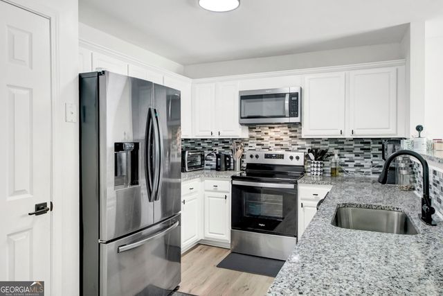 5356 Creekview Way, Morrow, GA 30260