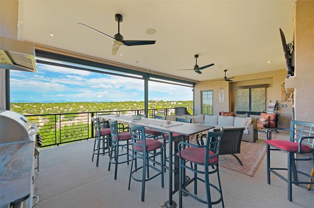 7 Camino Barranca, Santa Fe, NM 87507