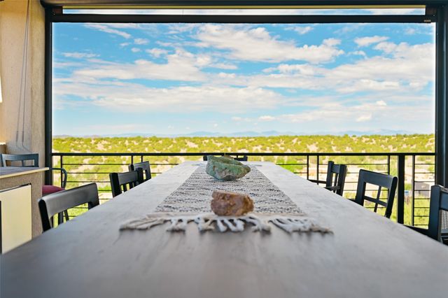 7 Camino Barranca, Santa Fe, NM 87507
