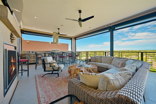 7 Camino Barranca, Santa Fe, NM 87507