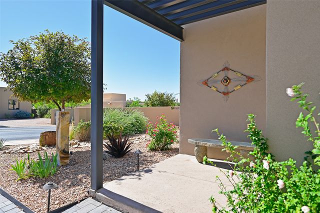 7 Camino Barranca, Santa Fe, NM 87507