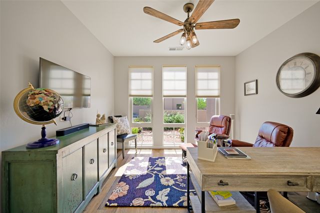 7 Camino Barranca, Santa Fe, NM 87507