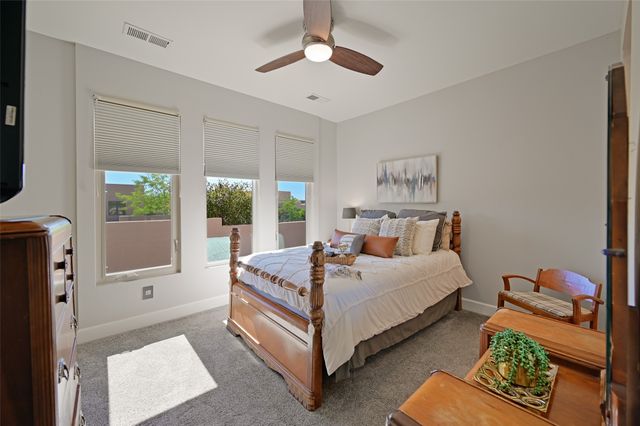 7 Camino Barranca, Santa Fe, NM 87507