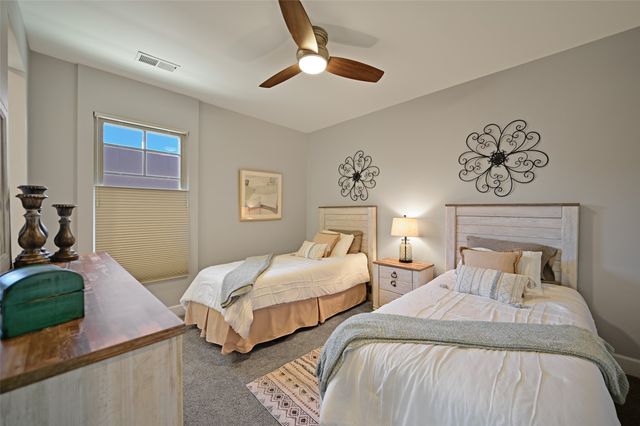7 Camino Barranca, Santa Fe, NM 87507
