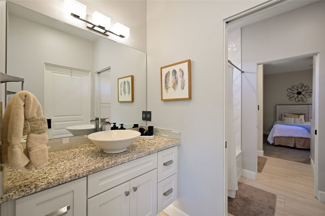 7 Camino Barranca, Santa Fe, NM 87507