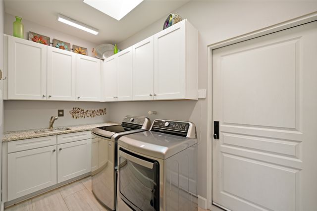 7 Camino Barranca, Santa Fe, NM 87507