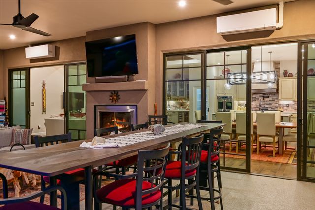 7 Camino Barranca, Santa Fe, NM 87507