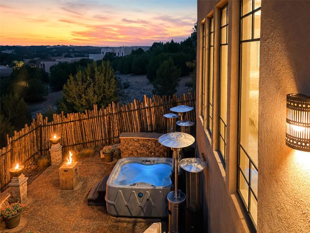 7 Camino Barranca, Santa Fe, NM 87507