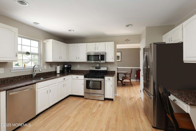 22 Roe Lane, Howell, NJ 07731