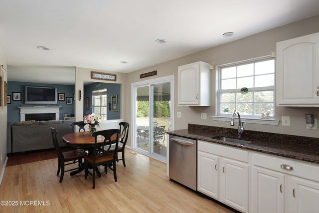 22 Roe Lane, Howell, NJ 07731
