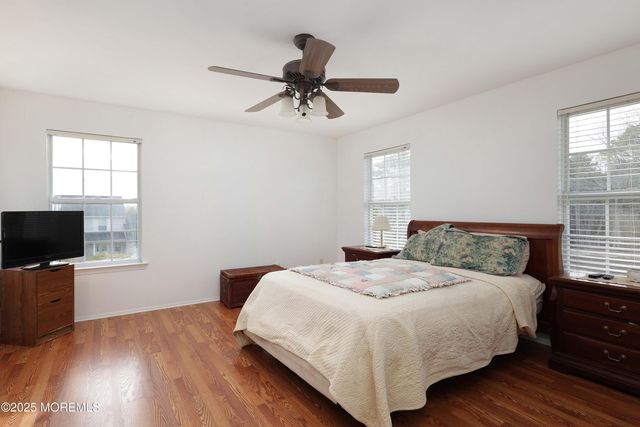 22 Roe Lane, Howell, NJ 07731