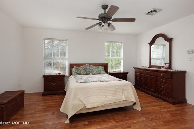 22 Roe Lane, Howell, NJ 07731