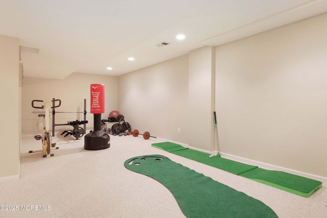 22 Roe Lane, Howell, NJ 07731