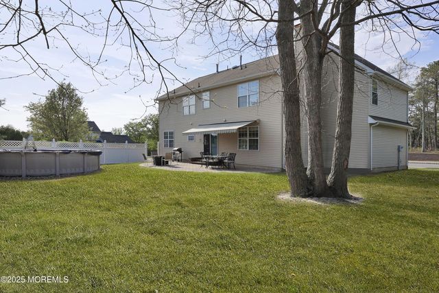 22 Roe Lane, Howell, NJ 07731