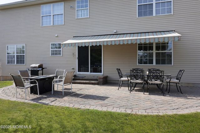 22 Roe Lane, Howell, NJ 07731