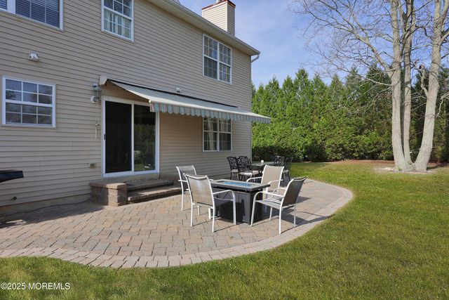 22 Roe Lane, Howell, NJ 07731