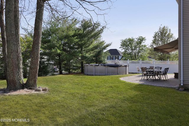 22 Roe Lane, Howell, NJ 07731