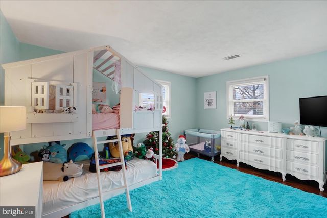 417 RUSHMORE DR, York, PA 17402