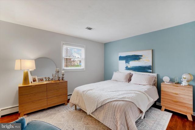 417 RUSHMORE DR, York, PA 17402