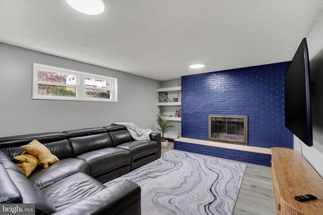 417 RUSHMORE DR, York, PA 17402