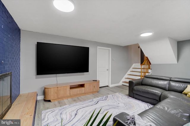 417 RUSHMORE DR, York, PA 17402