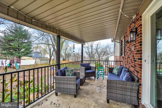 417 RUSHMORE DR, York, PA 17402