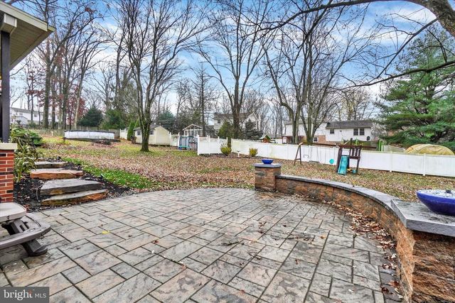 417 RUSHMORE DR, York, PA 17402