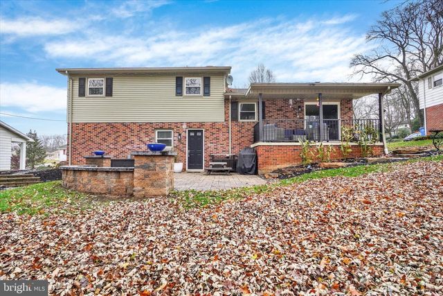 417 RUSHMORE DR, York, PA 17402