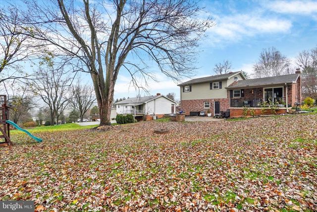 417 RUSHMORE DR, York, PA 17402