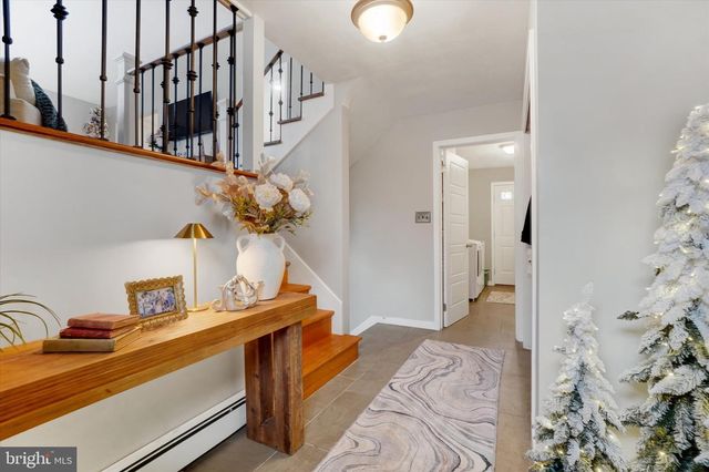 417 RUSHMORE DR, York, PA 17402