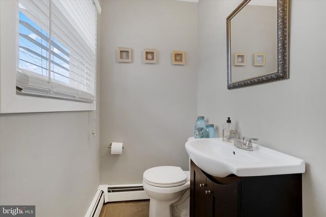 417 RUSHMORE DR, York, PA 17402