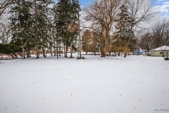 4374 East River Road, Grand Island, NY 14072