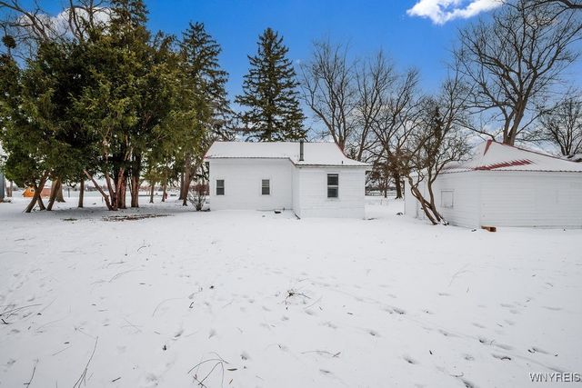 4374 East River Road, Grand Island, NY 14072