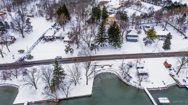 4374 East River Road, Grand Island, NY 14072