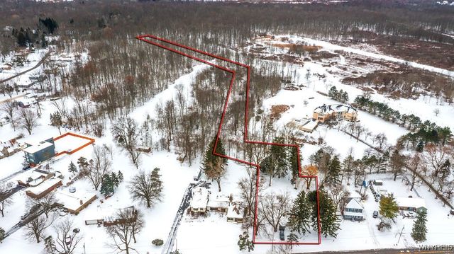 4374 East River Road, Grand Island, NY 14072