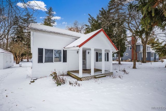 4374 East River Road, Grand Island, NY 14072