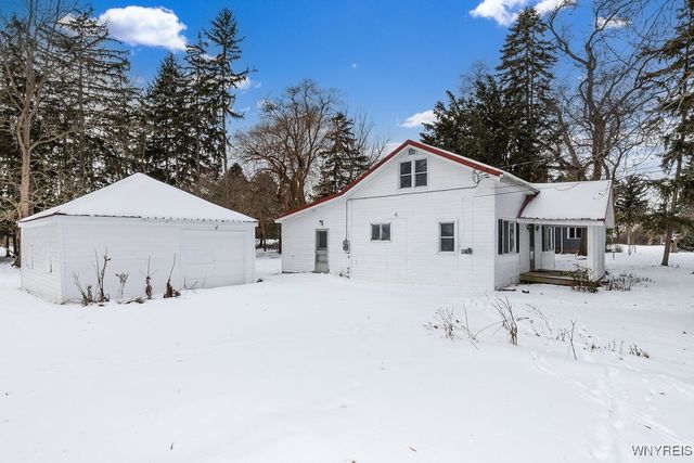 4374 East River Road, Grand Island, NY 14072