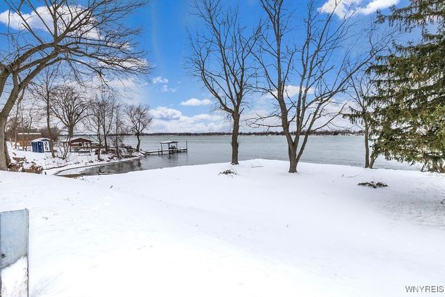 4374 East River Road, Grand Island, NY 14072