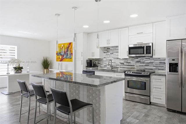 12845 SW 72nd Ter, Miami, FL 33183