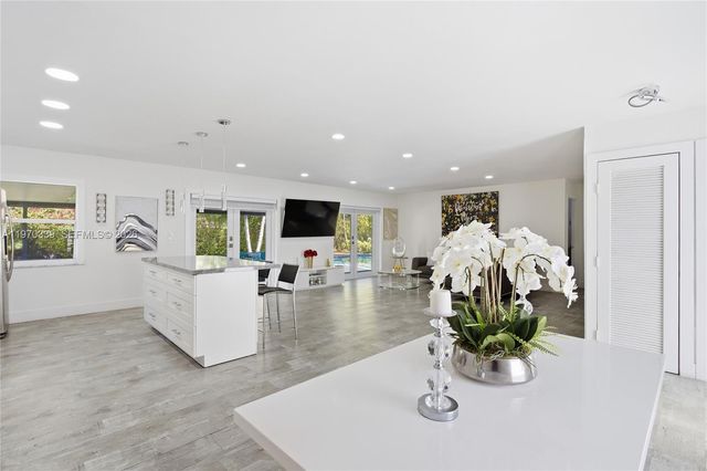 12845 SW 72nd Ter, Miami, FL 33183