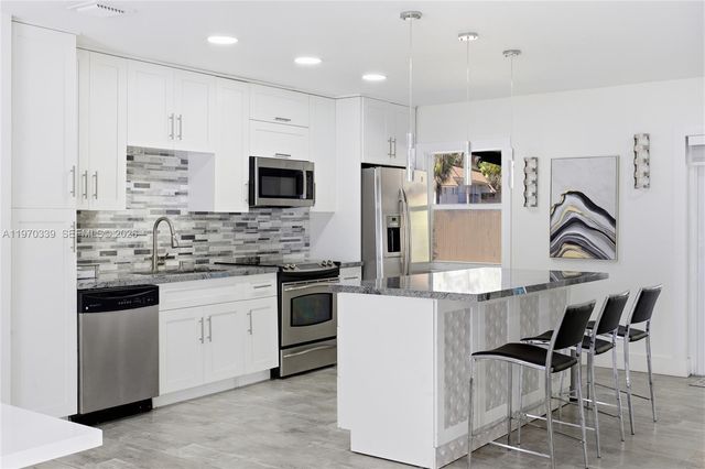 12845 SW 72nd Ter, Miami, FL 33183